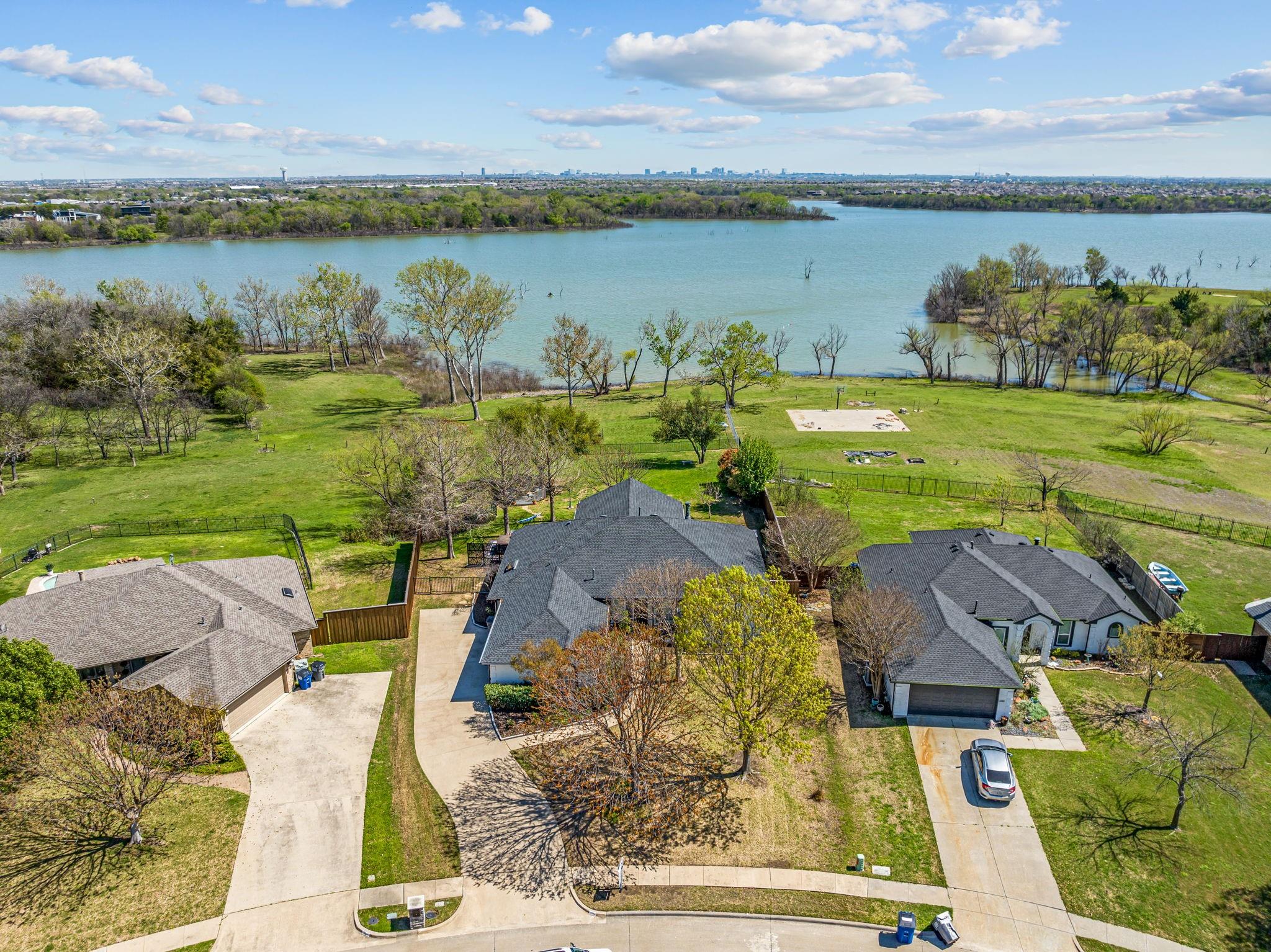 Little Elm homes and local setting