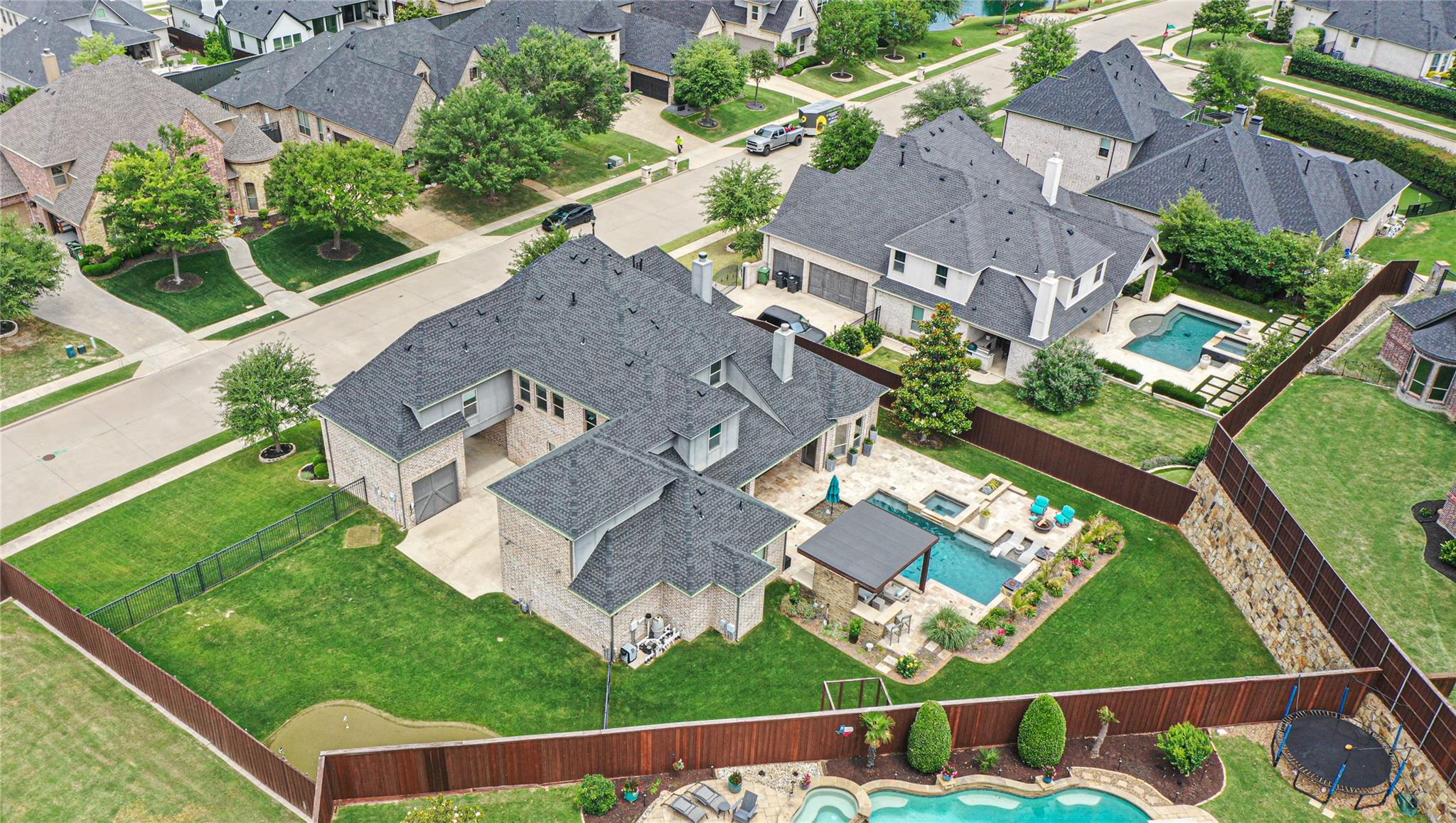 Home photograph from the Saddle Creek community guide